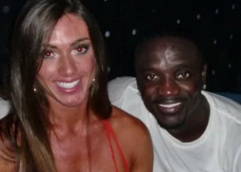 Nicole Bahls já viveu affair com Akon   Reprodução/X - Todos os direitos: © CNN Brasil