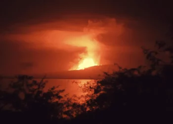 explosão, erupção, vulcânica;