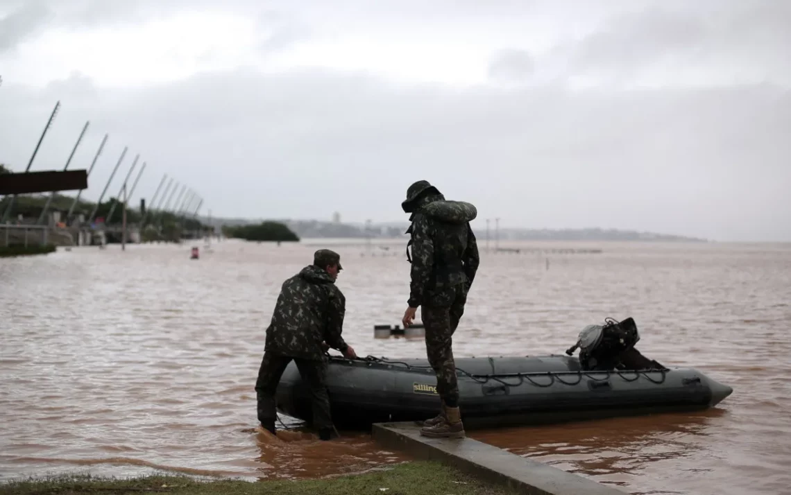 nível, do lago Guaíba, medição, cais, Mauá, instituições de pesquisa hidráulica, universidade federal, instituto nacional de meteorologia, painel informativo, departamento municipal de água e esgoto, defesa civil;