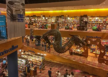 livraria, estabelecimento;