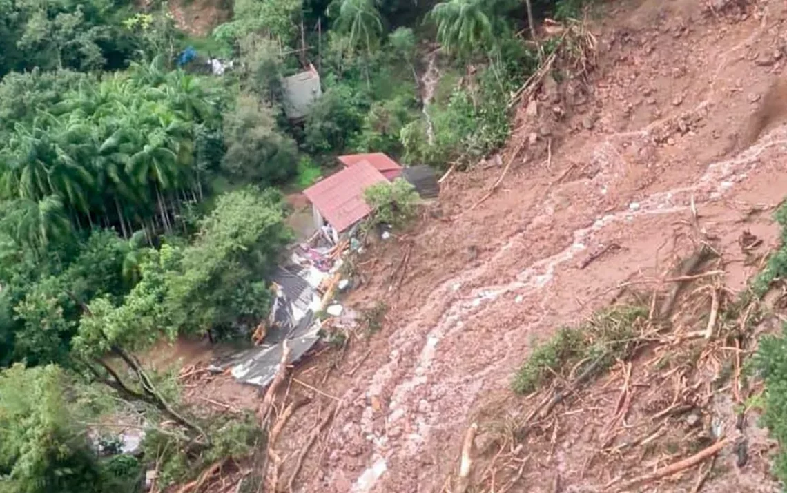 tempestades, inundação, fortes precipitações