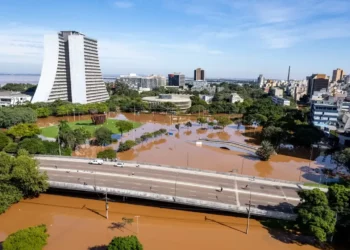 suspensão de audiências, suspensão de sessões, suspensão de julgamento;