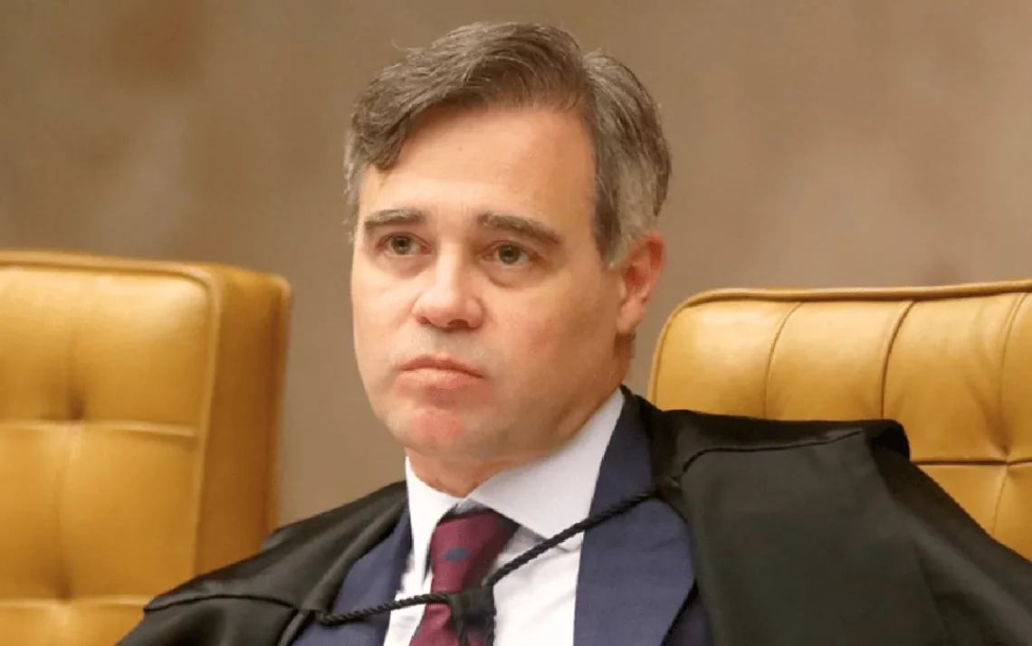 contratação, de advogado, sem concorrência, contratação, de advogado, sem disputa;