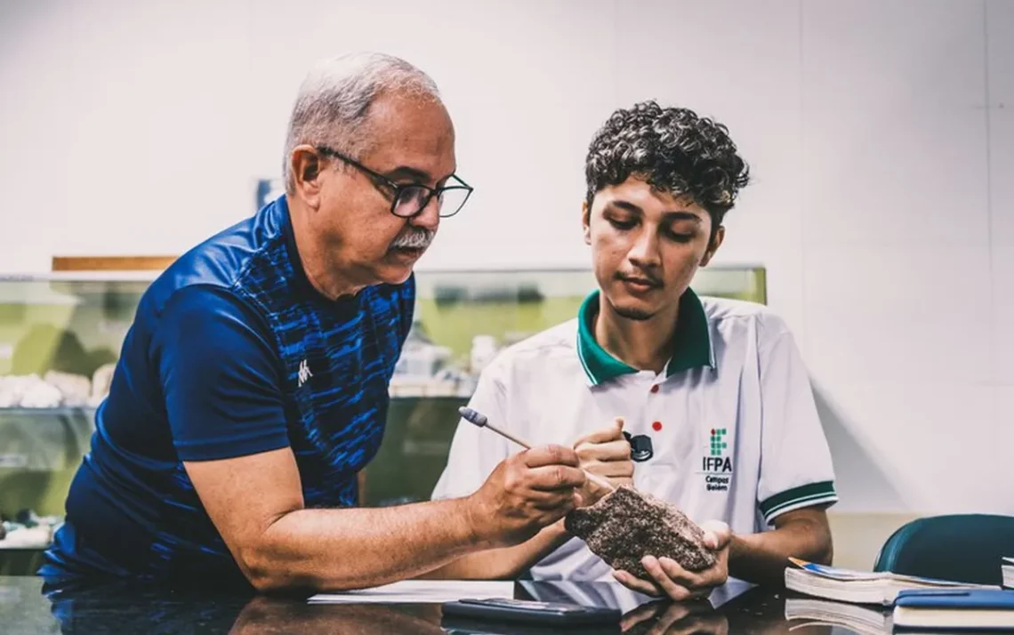 treinamento, qualificação, preparação;