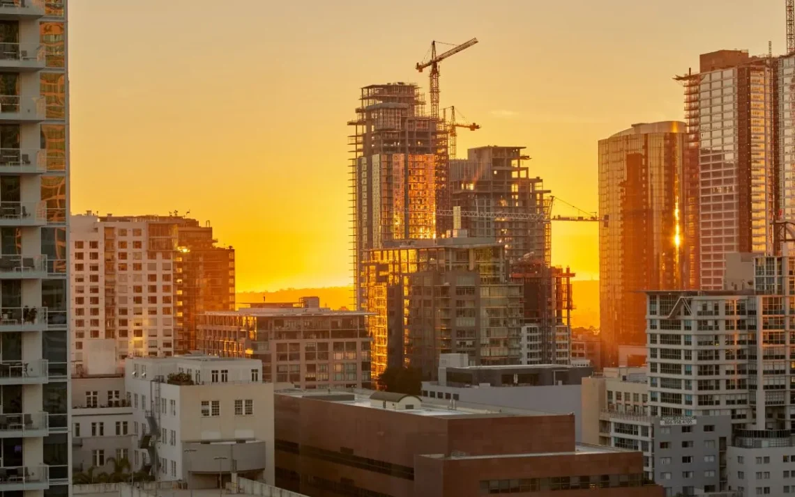 setor imobiliário, mercado de imóveis, setor de construção;