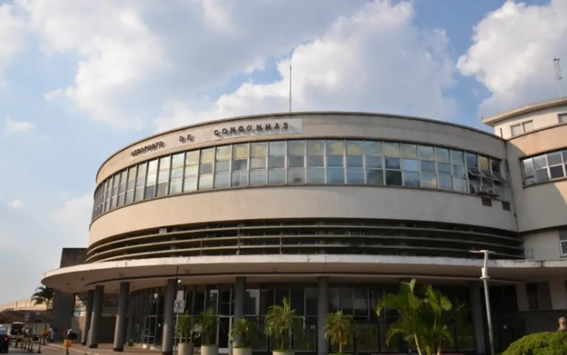 terminales, aeroportuários;