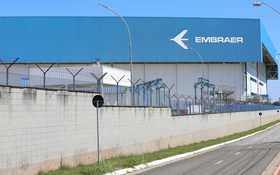 Vista da sede da Embraer, em São José dos Campos, interior de SP — Foto: Luis Lima Jr./Futura Press/Estadão Conteúdo - Todos os direitos: © G1 - Tecnologia