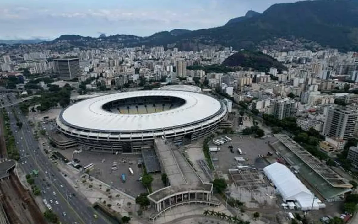 fluminense, brasileiro;