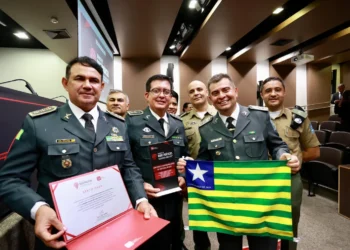 Polícia Militar, Ministério Público, Controle Administrativo ;